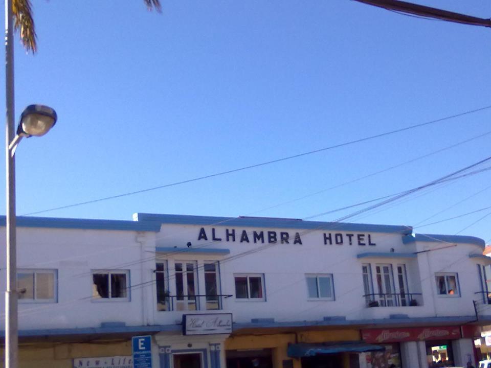 Alhambra Hotel Сан-Антонио Экстерьер фото