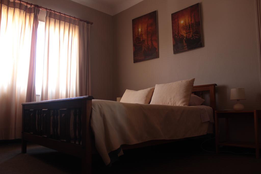 Alhambra Hotel Сан-Антонио Номер фото